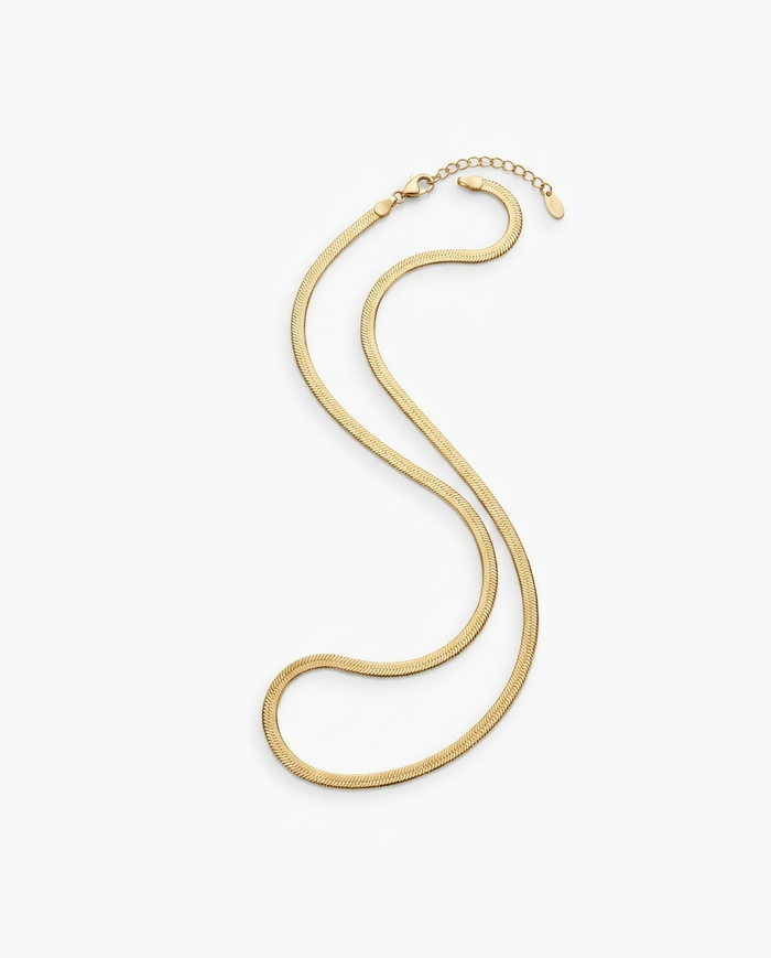 Filo d'Oro Belly Chain in gold — flat herringbone band